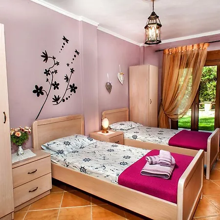 فيلة Villa Pefkohori *